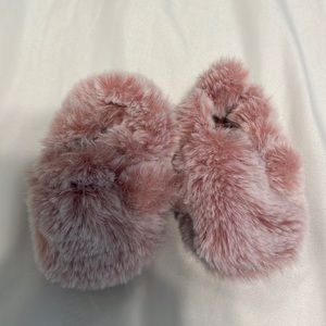 Carters 0-3 month slippers